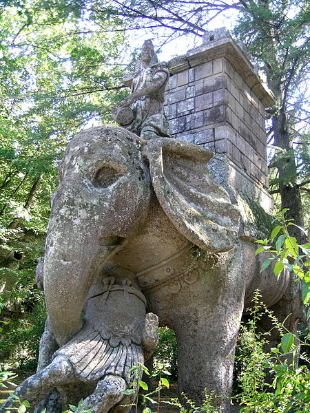 450px-Bomarzo_parco_mostri_elefante